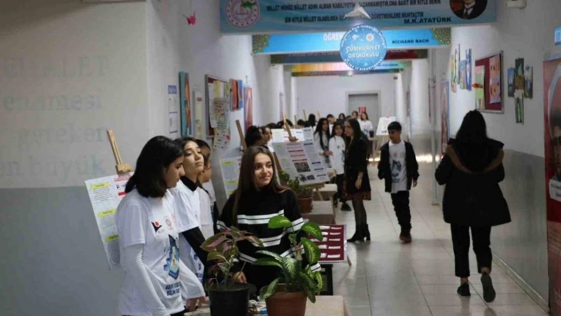 Cizre'de öğrenciler bilimsel çalışmalarını sergiledi