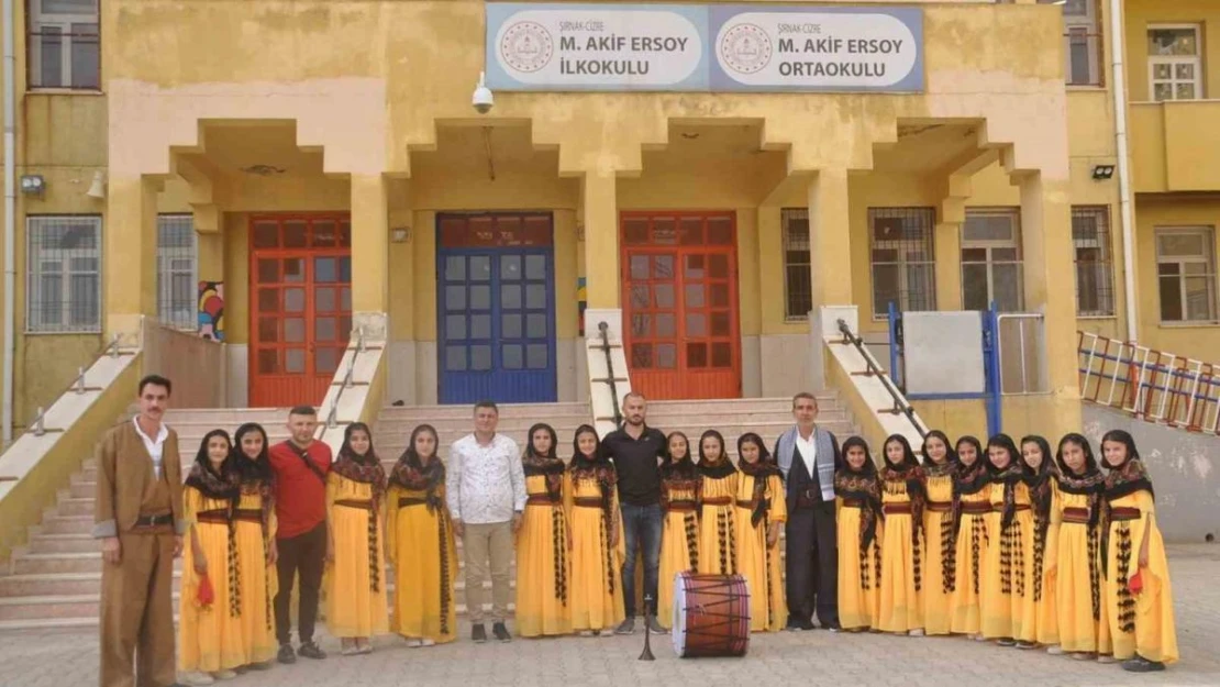 Cizre Halk Oyunu Ekibi, kültürlerini gelecek nesillere taşımaya çalışıyor