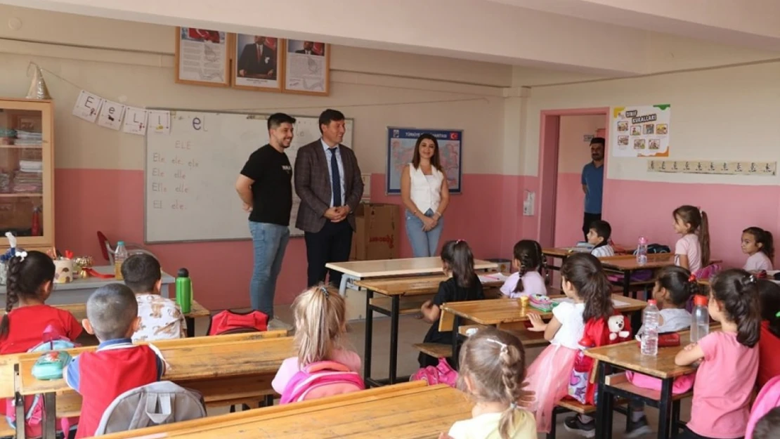 Cizre İlçe Milli Eğitim Müdürü köy okullarını gezdi
