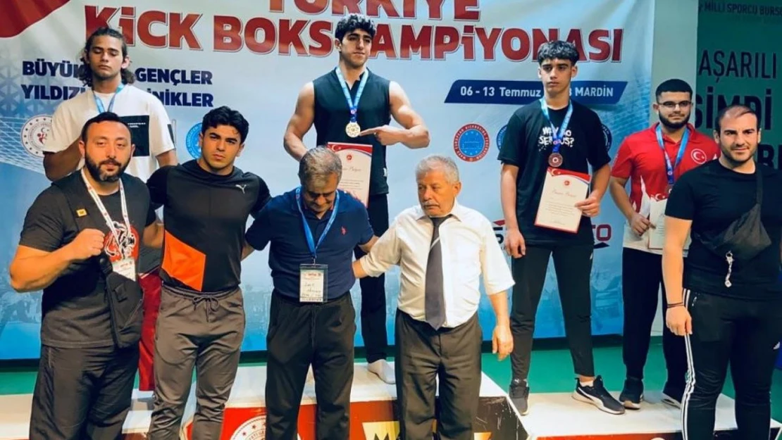 Cizreli milli sporcu Çelik, Türkiye Kick Boks Şampiyonası'nda şampiyon oldu