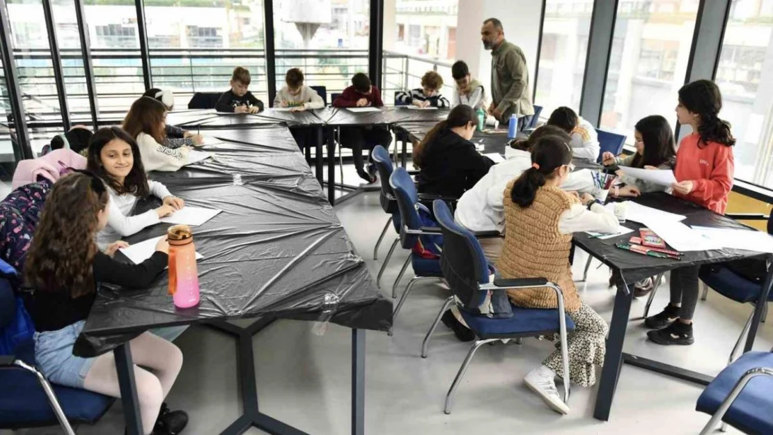 Çocuk Üniversitesi'nde minikler hem eğlendi hem öğrendi