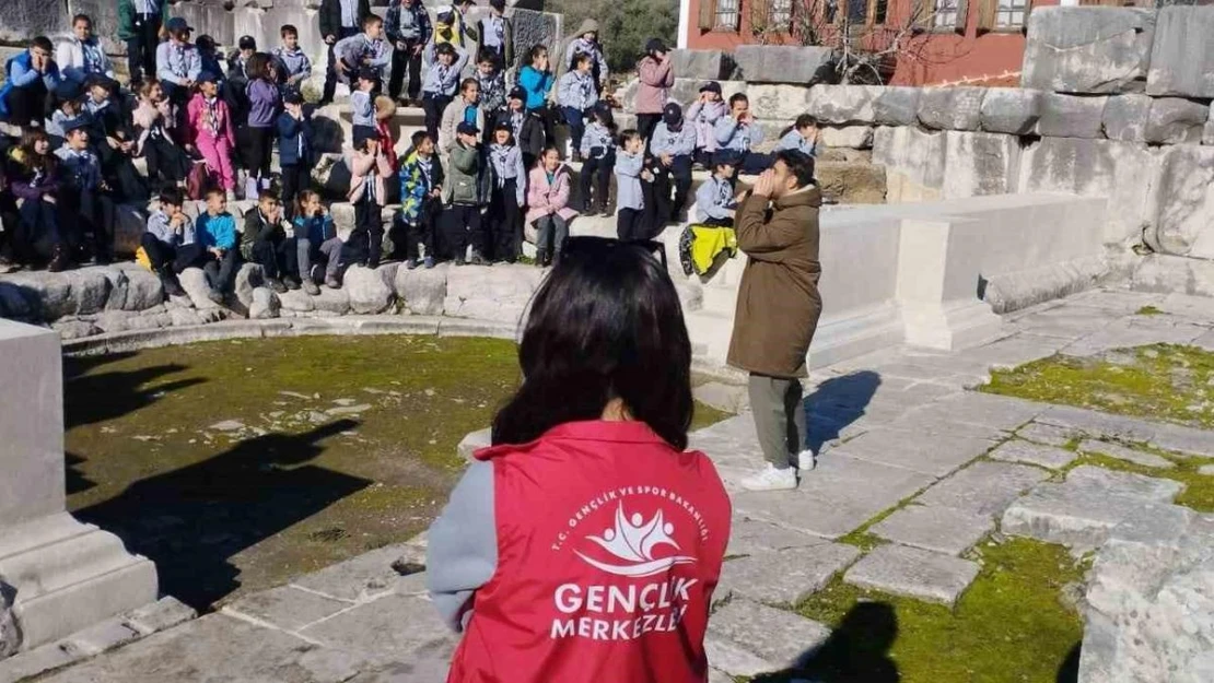 Çocuklara tarihi alanda tiyatro çalışması gerçekleştirildi