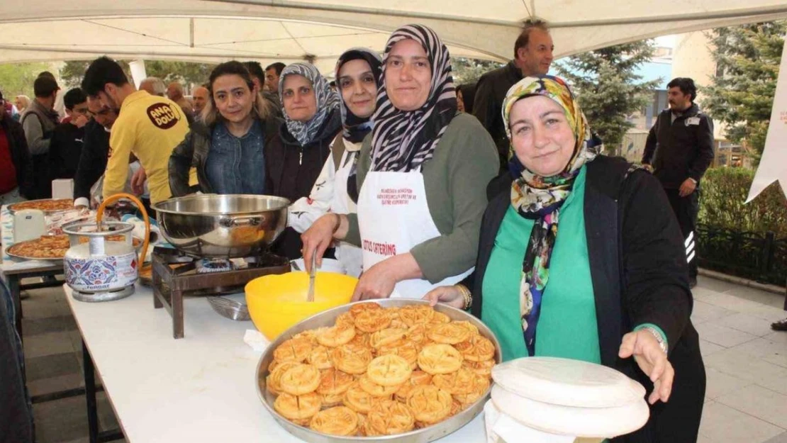 Coğrafi işaretli tüm yemekleri yapıyorlar