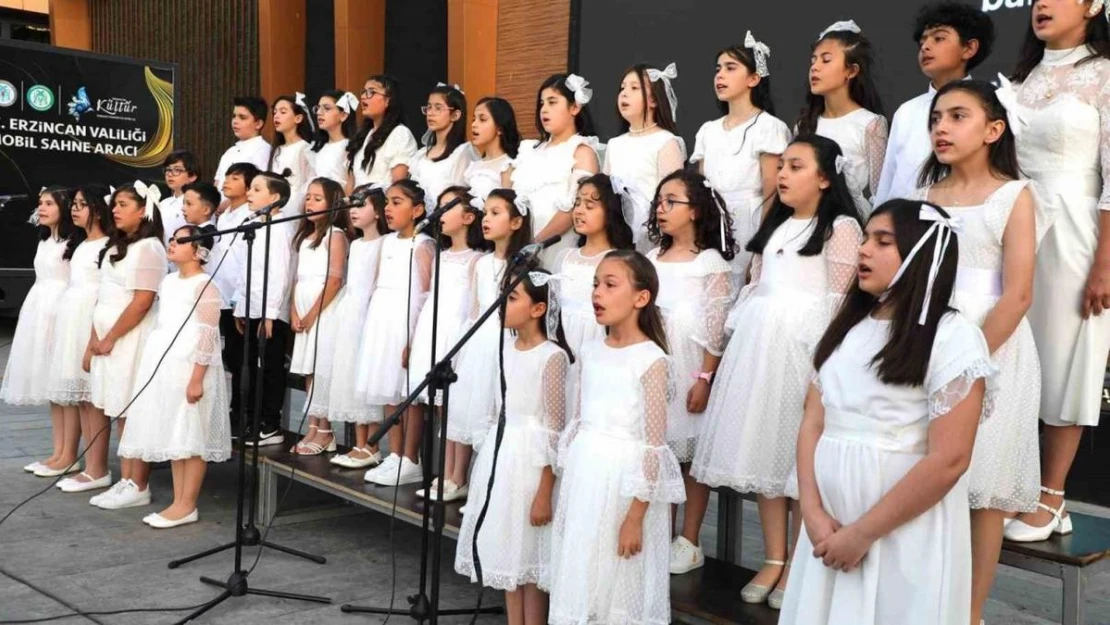 Çok Sesli Çocuk Korosu yılsonu konserini gerçekleştirdi