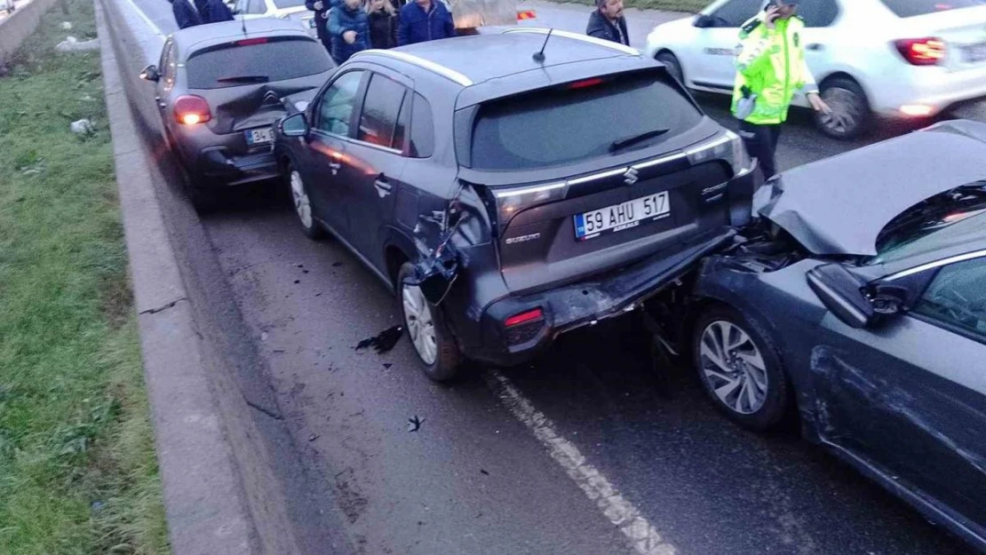 Çorlu'da 10 araçlı zincirleme kaza: 1 yaralı