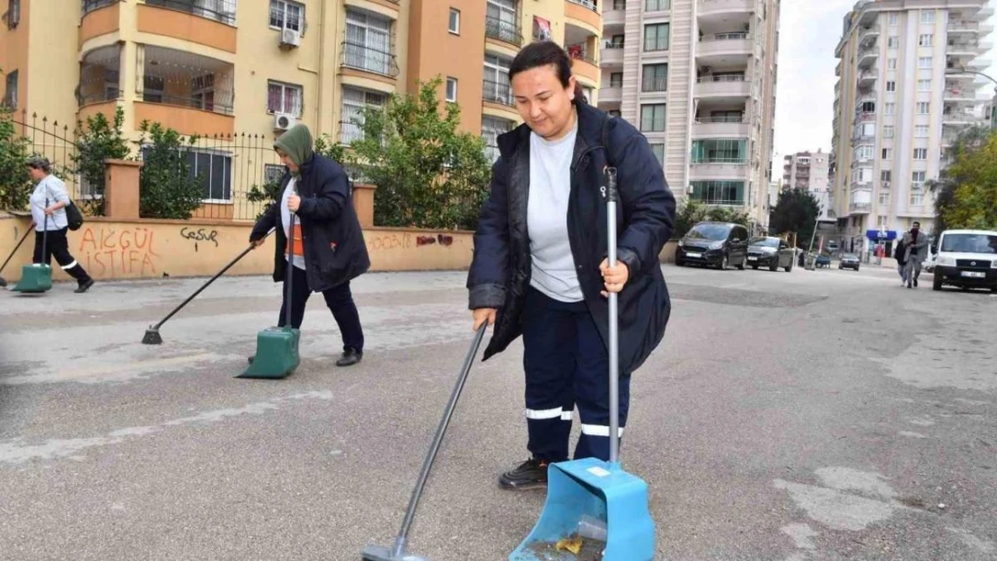 Çukurova'nın kadın temizlik ekipleri işbaşında