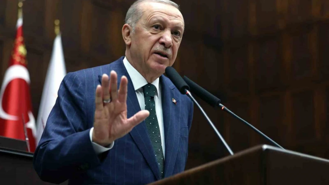 Cumhurbaşkanı Erdoğan: 'Başıboş köpek sorununu köklü şekilde bir çözüme kavuşturmamız şart. Bu meseleyi çözmüş ülke örneklerini inceliyoruz, tüm taraflarla istişare halindeyiz. Toplumun çok büyük bir kesimi bu meselenin bir an önce çözülmesi, sokaklarımız