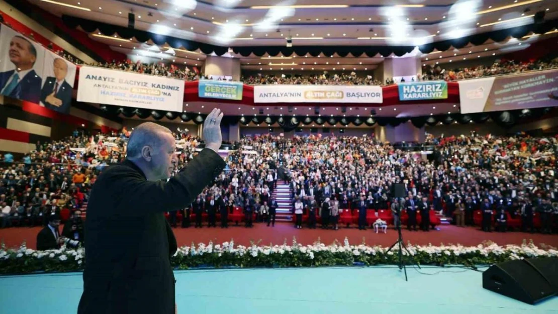 Cumhurbaşkanı Erdoğan: 'Demokrasinin önemli bir unsuru olan muhalefetin perişan hali içimizi acıtıyor'