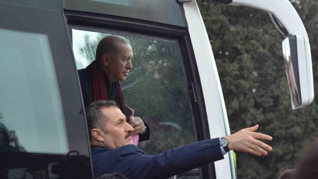 Cumhurbaşkanı Erdoğan'a Balıkesir'de sıcak karşılama