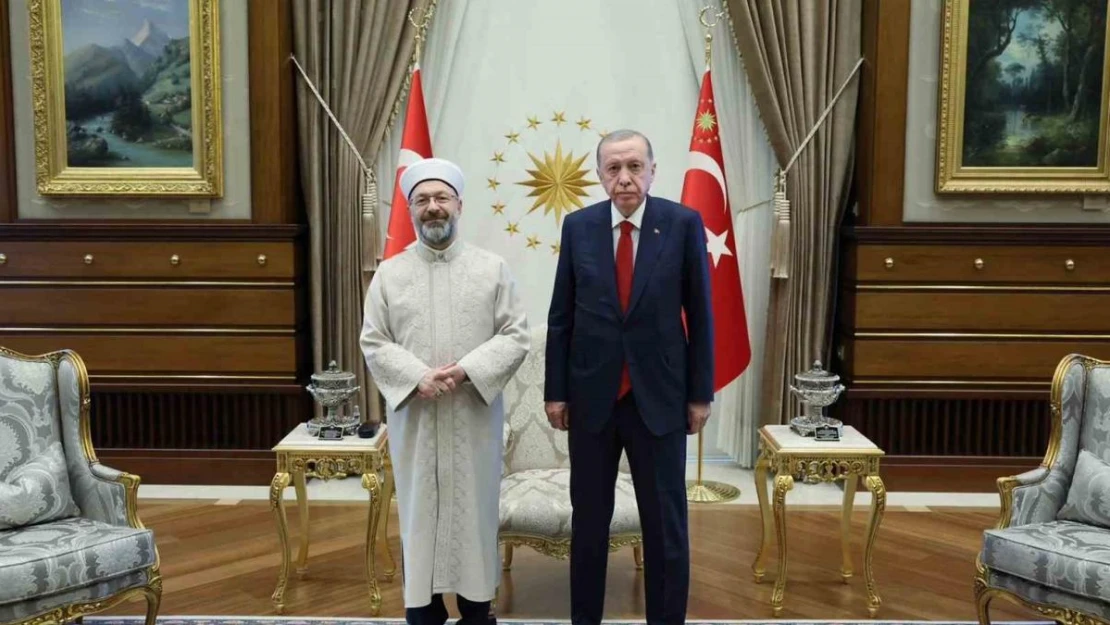 Cumhurbaşkanı Erdoğan, Diyanet İşleri Başkanı Erbaş'ı kabul etti