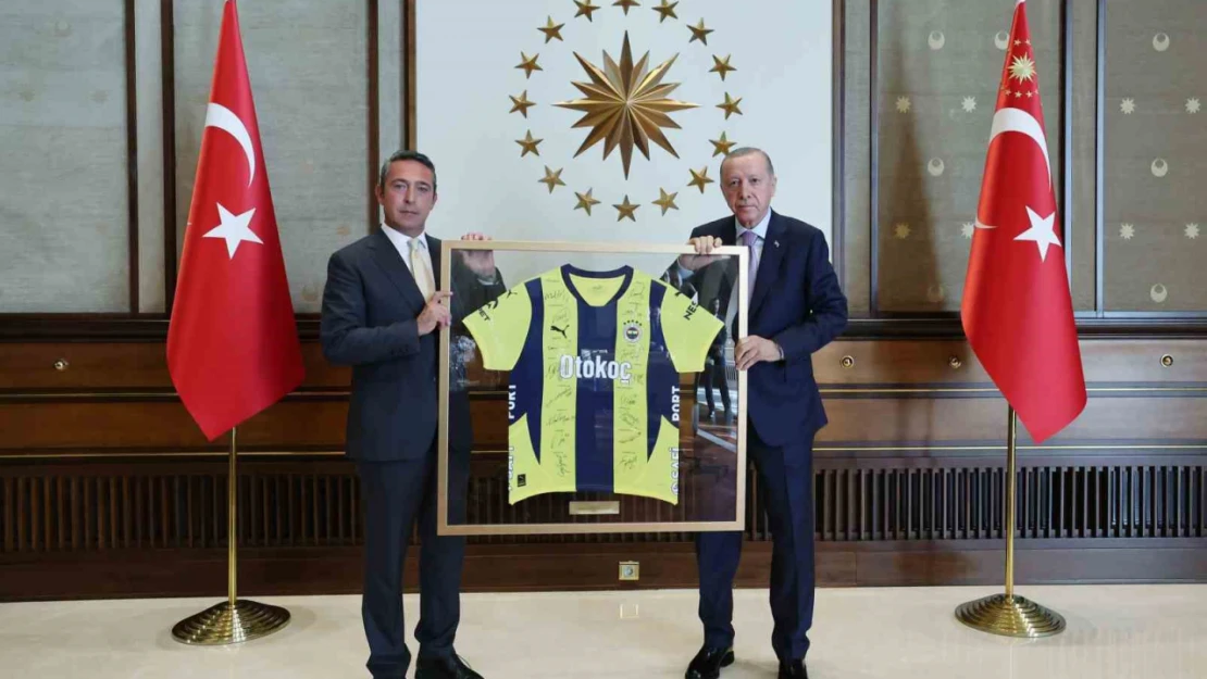 Cumhurbaşkanı Erdoğan, Fenerbahçe Başkanı Ali Koç ve yönetim kurulunu kabul etti