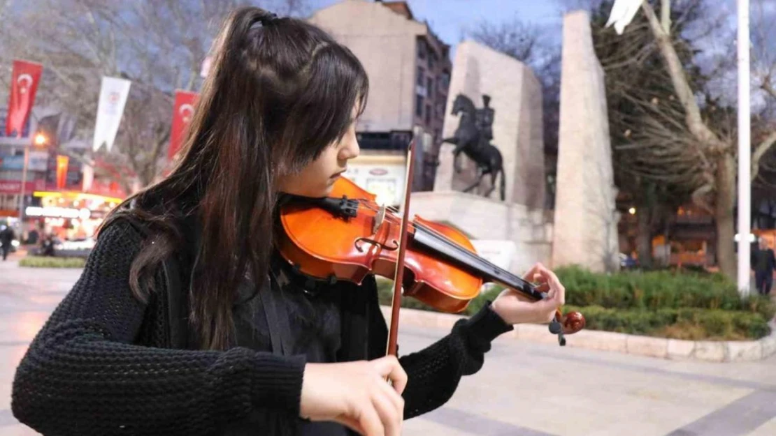 Cumhurbaşkanına keman çalan kız: 'Onu canlı görmek ve karşısında çalmak çok farklı bir duygu'