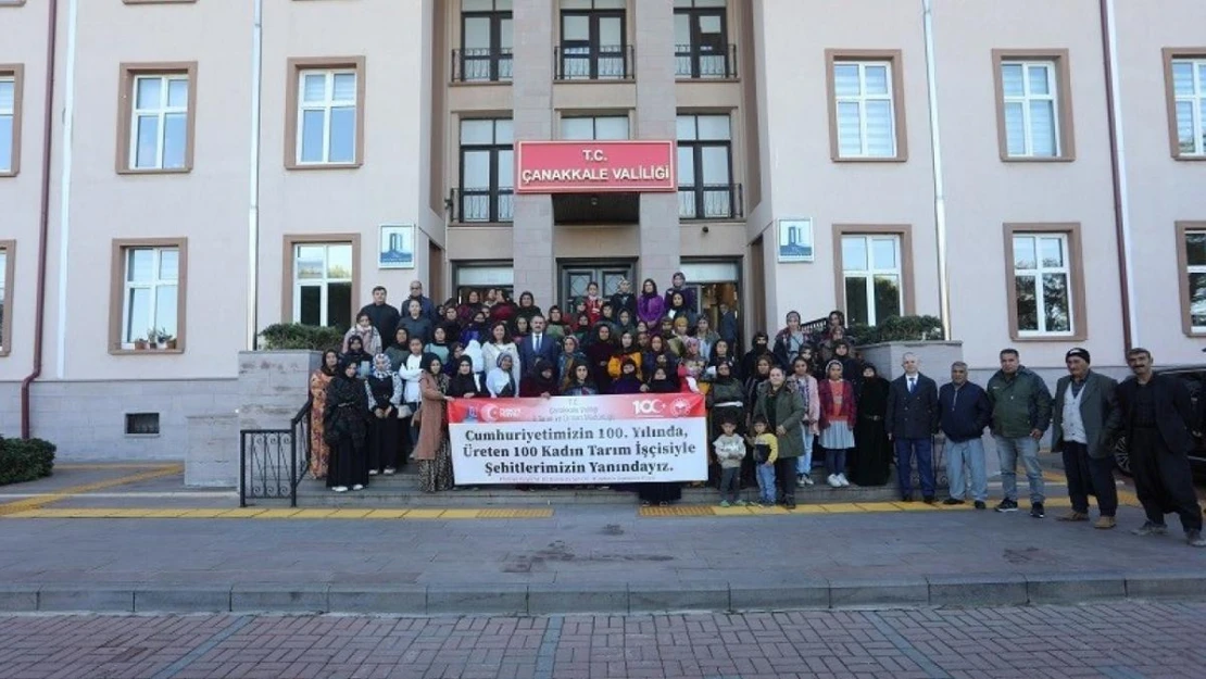 Cumhuriyetin 100'üncü yılında 100 kadın tarım işçisinden şehitlik ziyareti