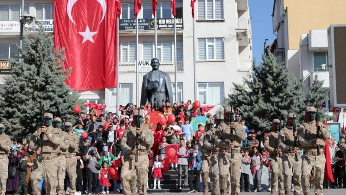 Cumhuriyetin 100. yılı Aksaray'da coşkuyla kutlandı