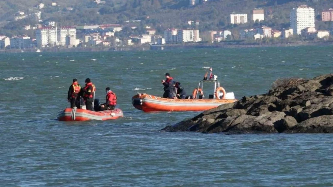 Denize düşerek kaybolan lise öğrencilerini arama çalışmaları 3. gününde sürüyor