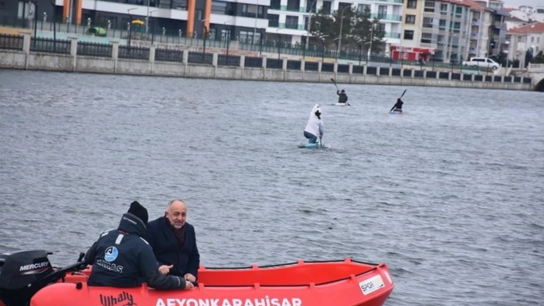 Denizi olmayan kentte -2 derecede kanoda olimpiyatlara hazırlanıyorlar