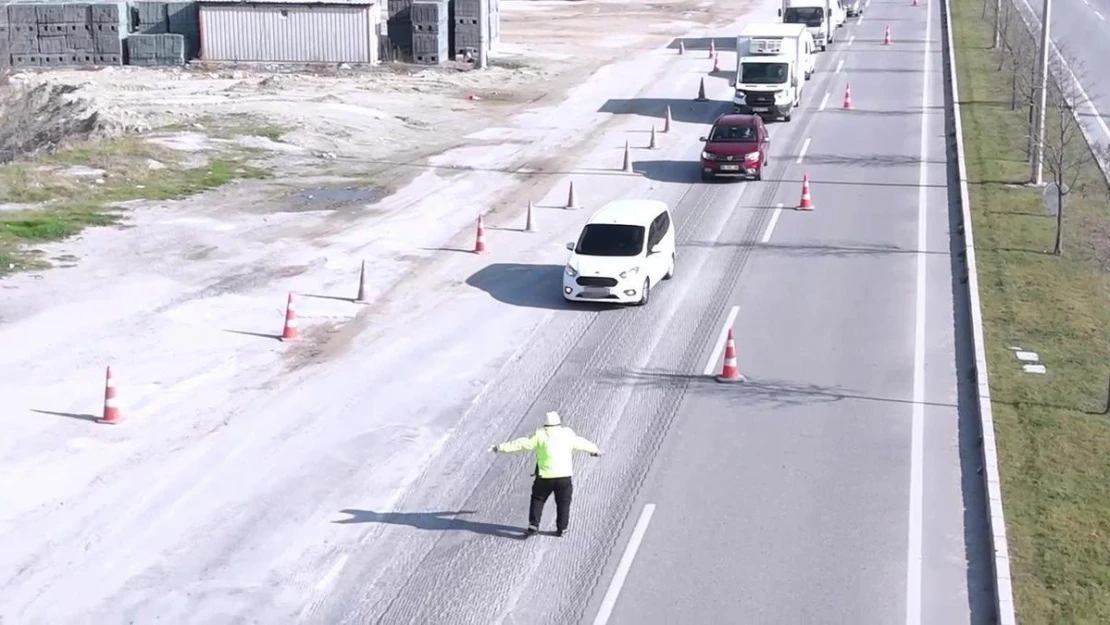 Denizli'de uyanık sürücüler dron kamerasından kaçamadı