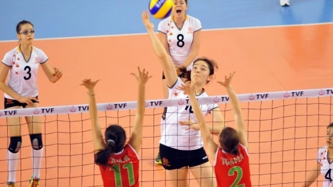 Denizli'de voleybolda yarı final heyecanı başlıyor