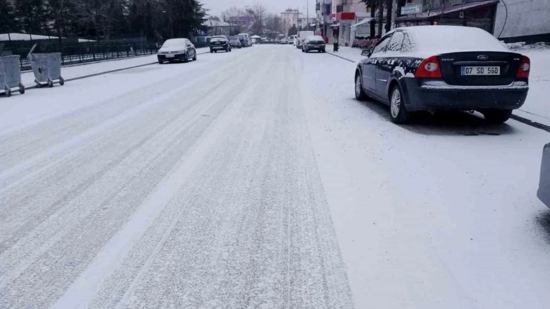 Denizli'nin yüksek kesimleri beyaz gelinliğini giydi