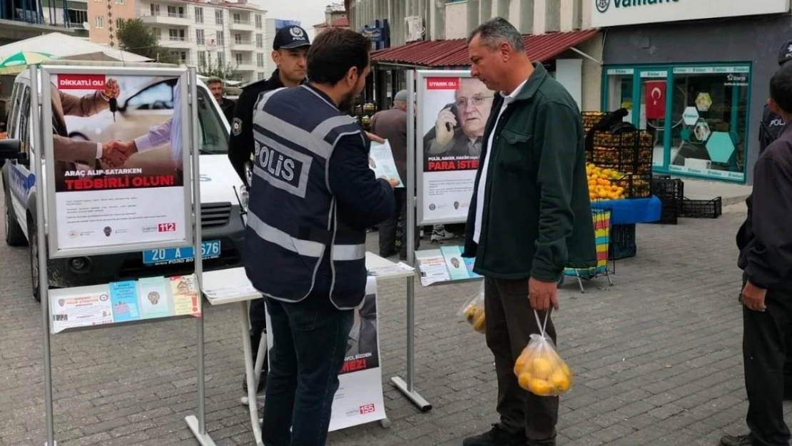 Denizli polisi vatandaşları siber güvenlik alanında bilgilendirdi