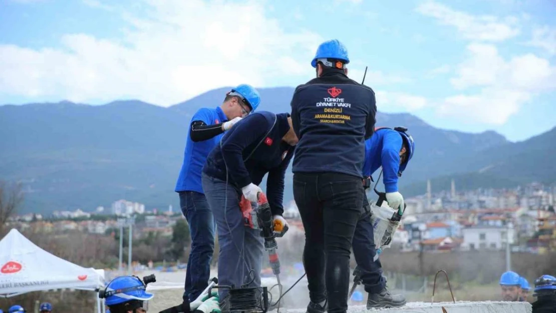 Denizlili dön görevlileri afetlere hazırlıkta bir ilki başardı