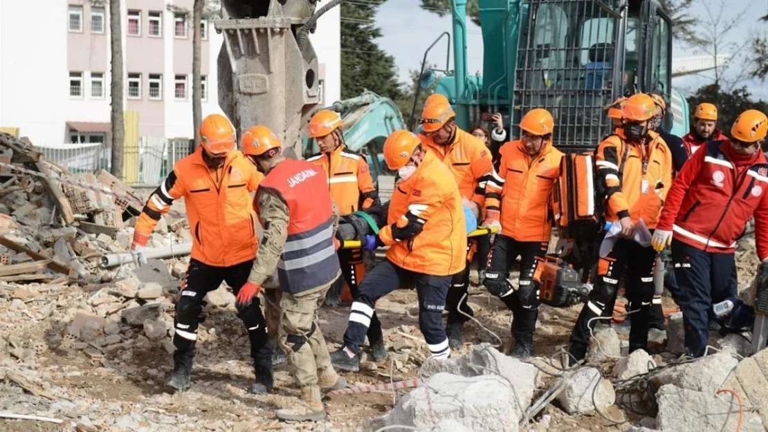 Deprem tatbikatı gerçeği aratmadı