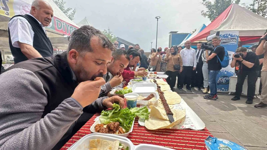 Depremden etkilenen illerin gastronomisi 'Vefa Mutfağı' ile Türk Mutfağı Haftası'nda yer aldı