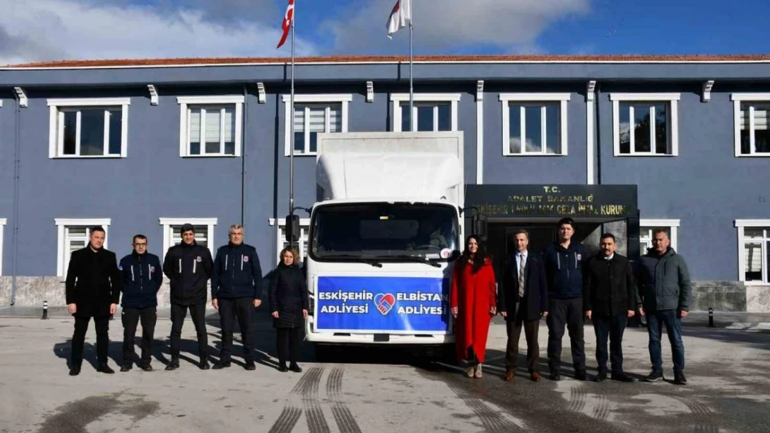 Depremin yıldönümünde kardeş adliye ile omuz omuza