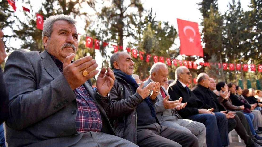 Depremlerde hayatını kaybedenler dualarla anıldı