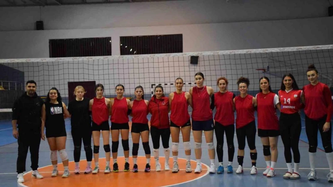 Depremzede kadın sporcular, voleybolda başarılara imza atıyor