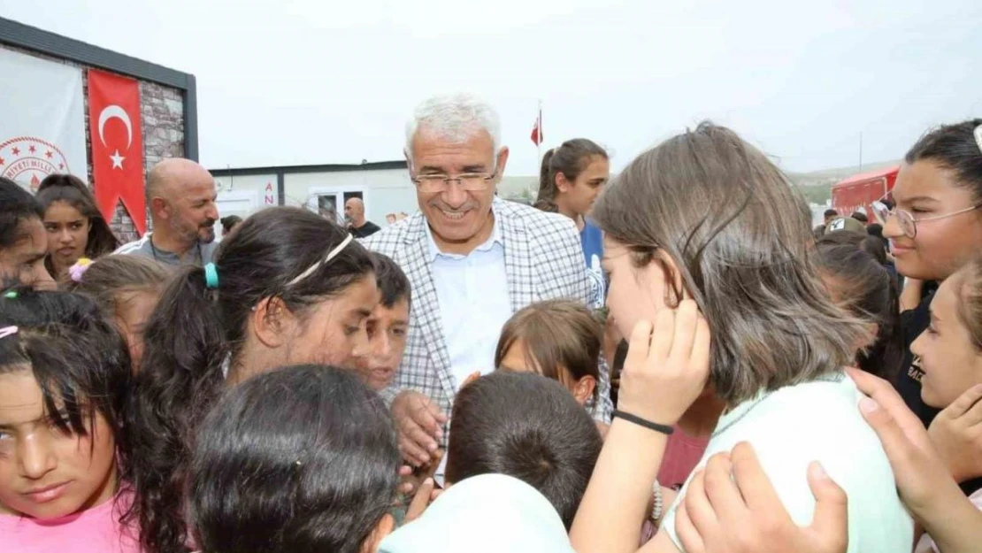 Depremzede öğrenciler dereceye girmek için yarıştı