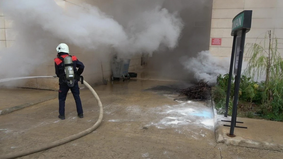 Derecik Devlet Hastanesi'nde deprem ve yangın tatbikatı yapıldı