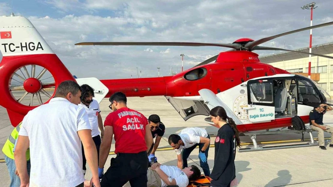 Dereye düşen çocuk ambulans helikopterle Van'a sevk edildi