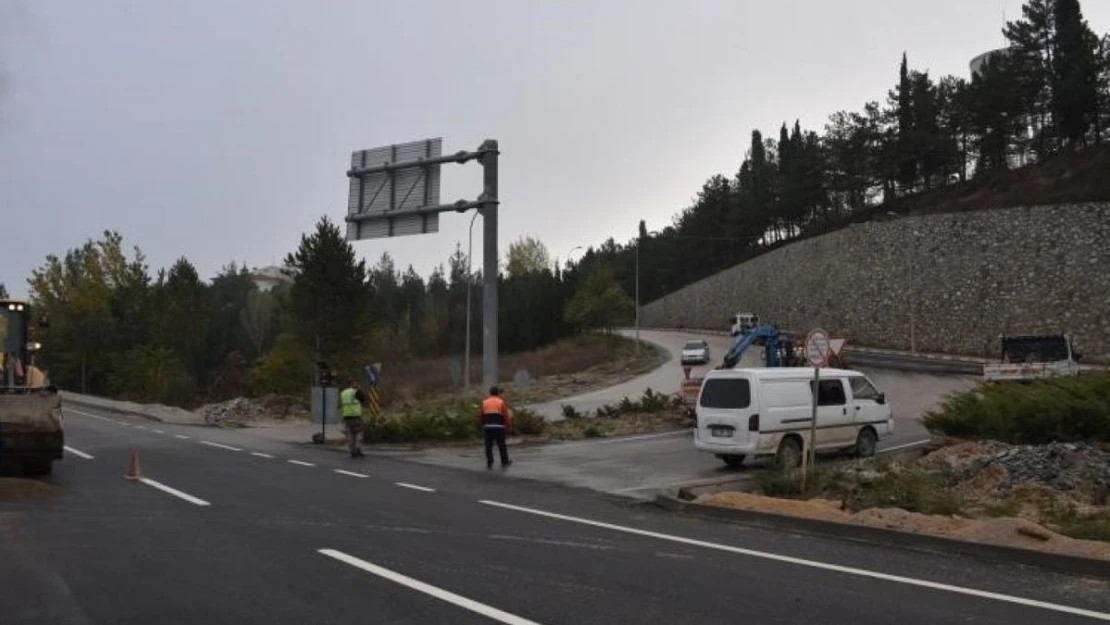 Devam eden yol çalışmaları trafiğin akışını etkiledi