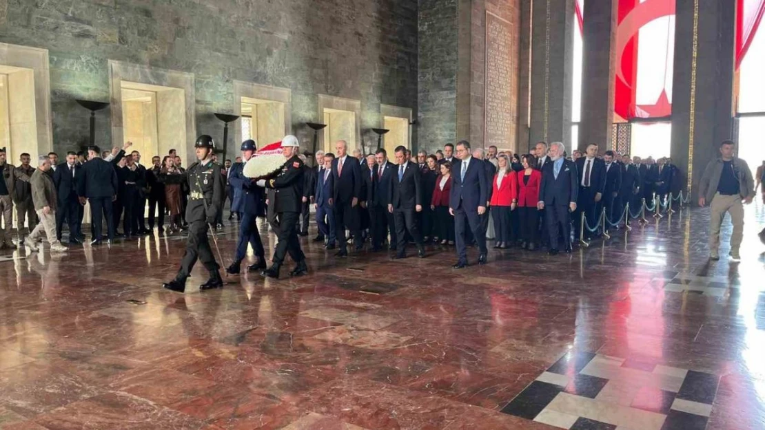 Devlet erkanı Anıtkabir'de