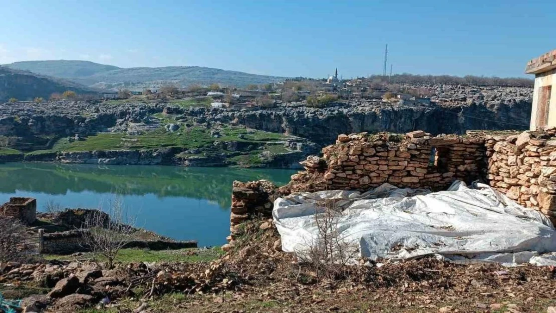 Dicle ilçesi ile köyleri yakınlaştıran köprü yapılmayı bekliyor