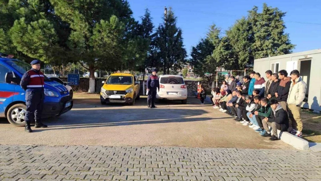 Didim'de 39 düzensiz göçmen ve 4 organizatör yakalandı