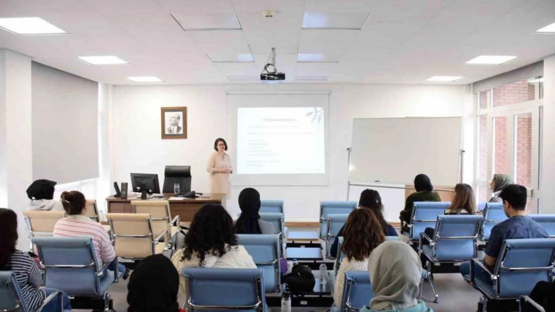 DİLKOM'da 'Parkinson: Yapabileceğimiz Daha Çok Şey Var' semineri gerçekleştirildi