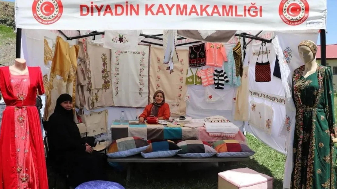 Diyadin'de yıl sonu sergisi