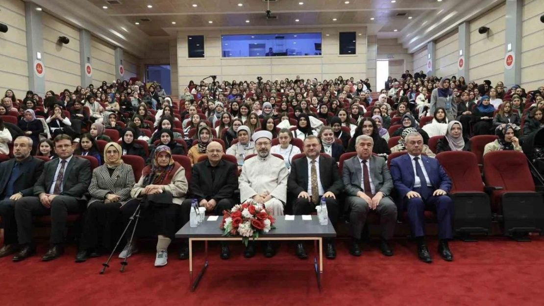 Diyanet İşleri Başkanı Erbaş: 'Medeniyetimizin ilim ve irfan dünyasıyla tanışan çocuklarımız geleceğe güvenle yürüyecektir'