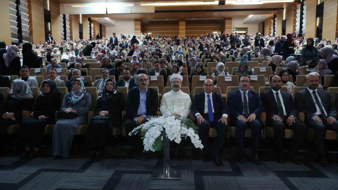 Diyanet İşleri Başkanı Erbaş, Ankara'da 'Hafızlık İcazet Merasimine' katıldı