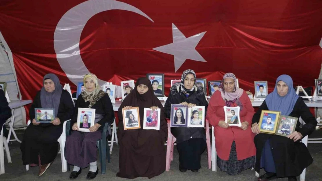 Diyarbakır anneleri 'Dünya Çocuk Hakları Günü'nde evlatlarına seslendi