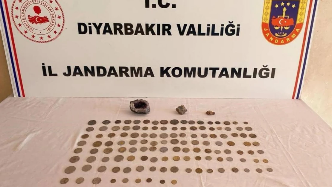 Diyarbakır'da 130 adet tarihi obje ele geçirildi