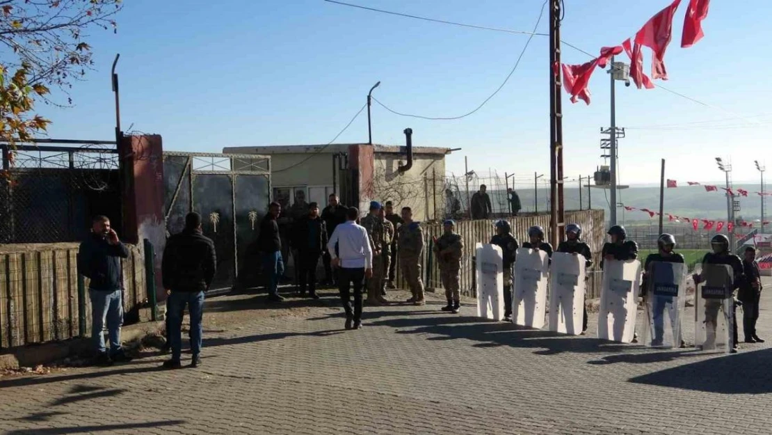 Diyarbakır'da öğrencilerin kavgasına veliler de dahil oldu, polis ve jandarma müdahale etti