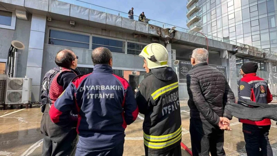 Diyarbakır'da restoranların ortak kullandığı baca alevlere teslim oldu