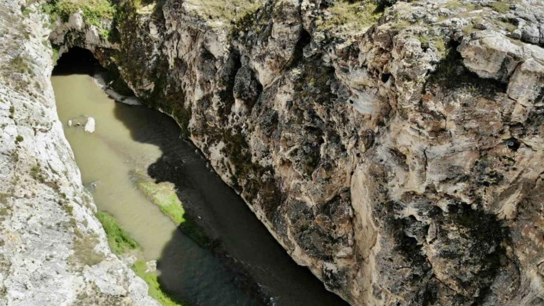 Doğal Kudret Köprüsü manzarasıyla hayran bırakıyor