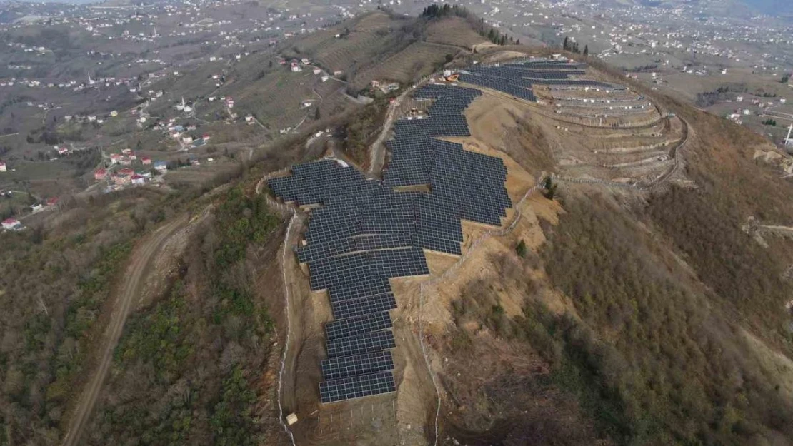 Doğu Karadeniz'in yüksek tepeleri güneş enerji santralleri ile kaplanıyor