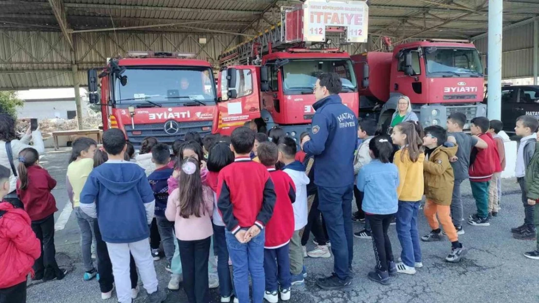 Dörtyol'da itfaiyecilerden, öğrencilere eğitim