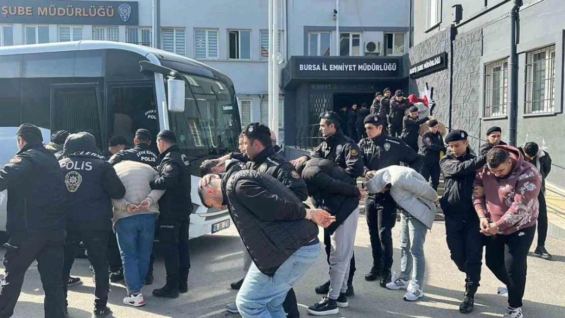 Dünya Kadınlar Günü'nde çökertilen fuhuş çetesi üyeleri, adliyeye sevk edildi