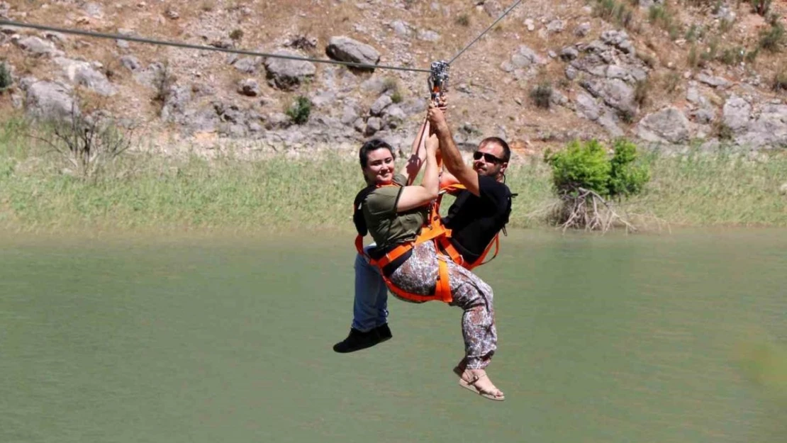 Dünyanın ikinci büyük kanyonunda zipline ve tekne keyfi